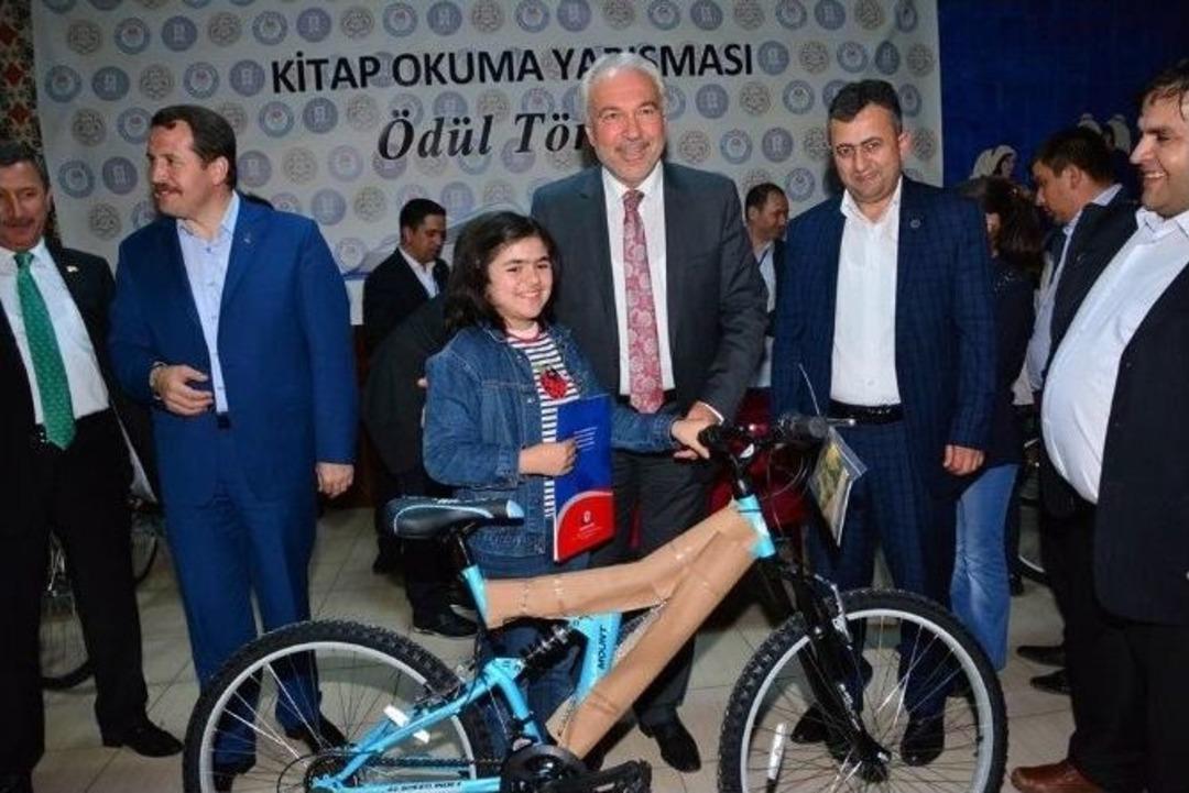 K&uuml;tahya&rsquo;da &rsquo;kitap Okuma Yarışması&rsquo;nın &Ouml;d&uuml;lleri Sahiplerini Buldu