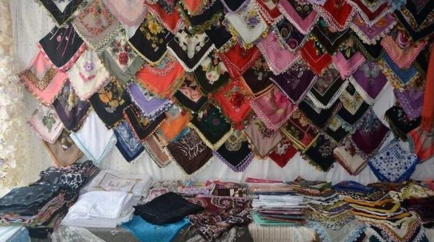 Uşşaki Vakfı&rsquo;ndan Yardım Kermesi