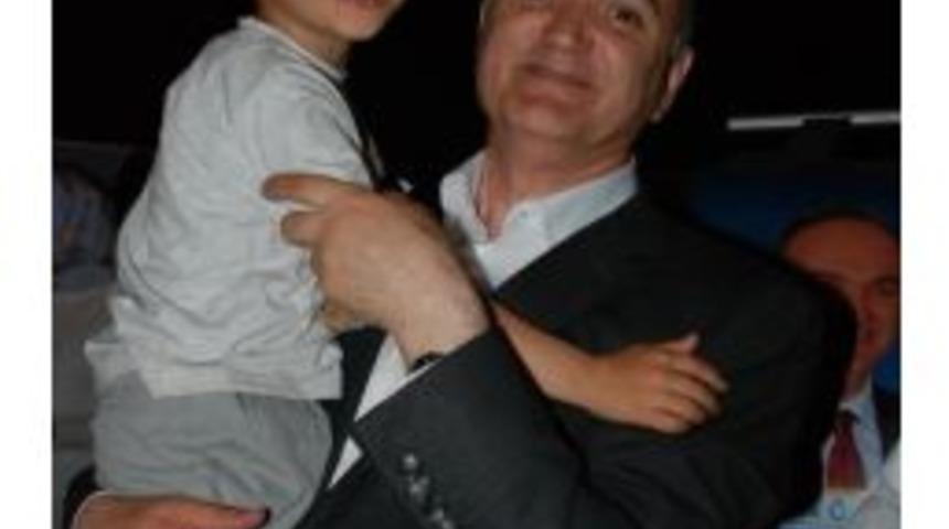 Ak Parti Milletvekili Adayı Faruk &Ouml;zl&uuml;: