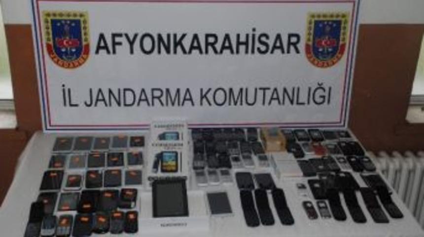 Jandarmadan Ka&ccedil;ak Cep Telefonu Operasyonu