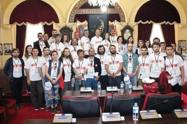 Kıyı Ege Ve Ege Tiyatrolar Birliği Üyeleri, Edirne Belediye Başkanı Gürkan’ı Ziyaret Etti