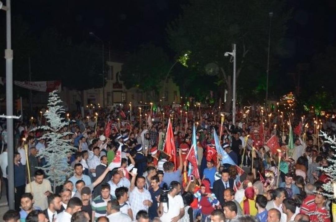 Fetih Y&uuml;r&uuml;y&uuml;ş&uuml;, Mhp&rsquo;nin G&ouml;vde G&ouml;sterisine D&ouml;n&uuml;şt&uuml;