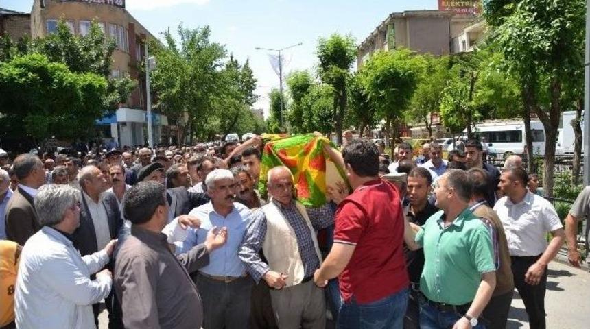 Kck Y&ouml;neticisi Z&uuml;beyir Aydar&rsquo;ın Babası Toprağa Verildi