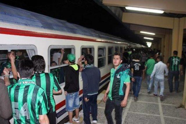 Sakaryaspor Maçı Için İzmir'e Giden Liseli Nihat'tan Haber Alınamıyor