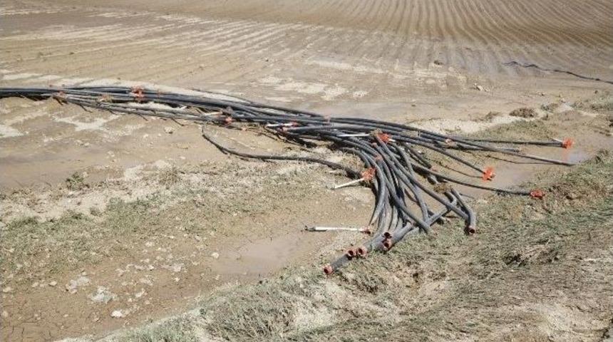 Odunpazarı&rsquo;ndan İ&ccedil;me Suyu Şebekesi Zarar G&ouml;ren Kara&ccedil;ay Mahallesine Destek