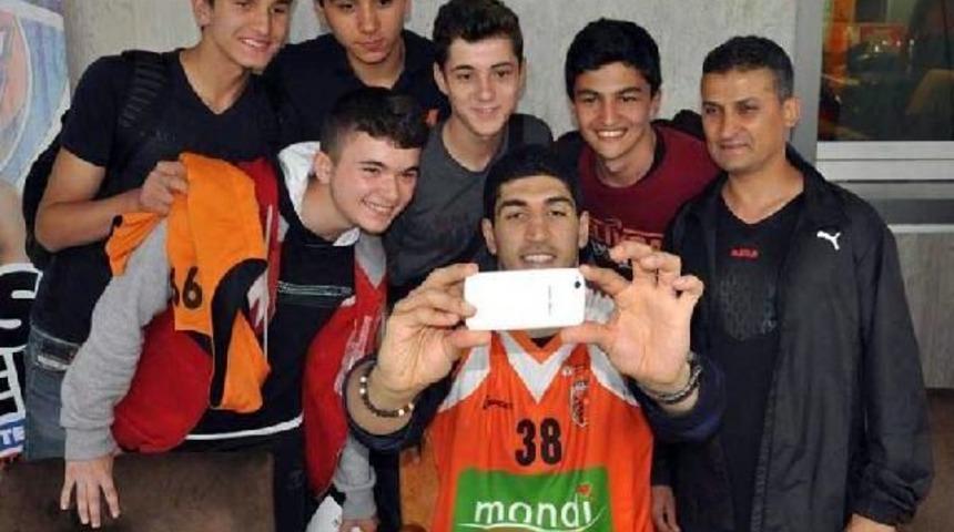 Nba'li Enes Kanter Melikşah &Uuml;niversitesi'nde &Ouml;ğrencilerle Buluştu