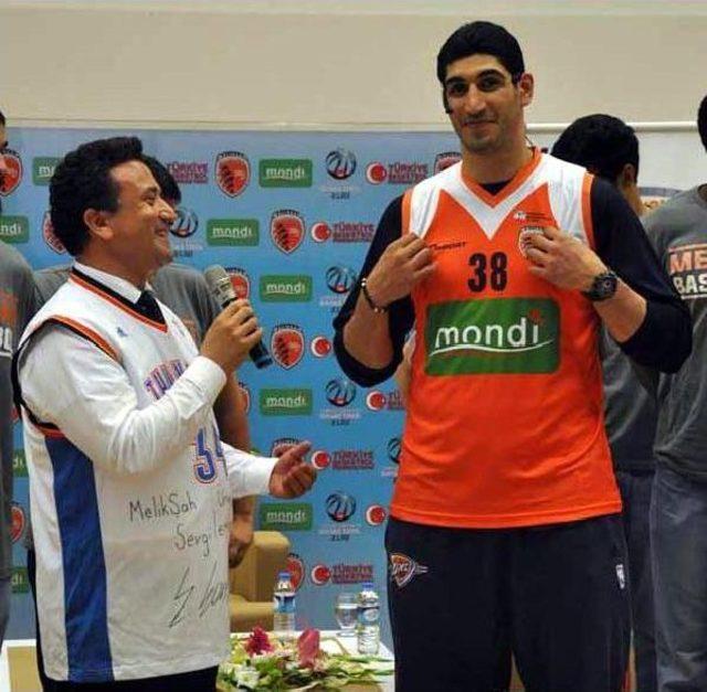 Nba'li Enes Kanter Melikşah Üniversitesi'nde Öğrencilerle Buluştu