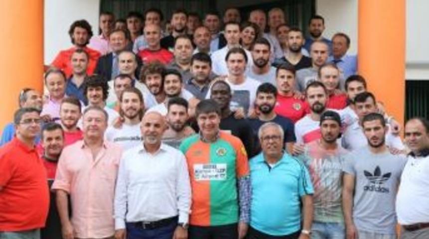 T&uuml;rel&rsquo;den Alanyaspor&rsquo;a Kamp Tesisi M&uuml;jdesi