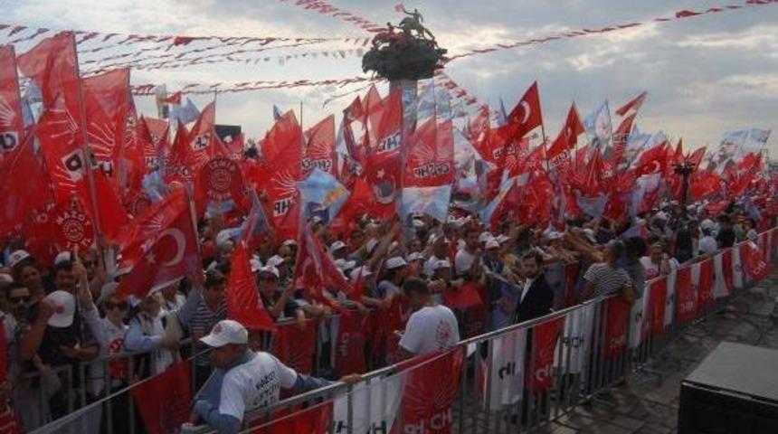 İzmir'de Chp'nin G&uuml;ndoğdu Coşkusu