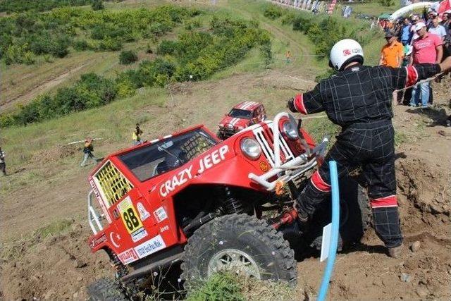 Off-road Yarışları Nefes Kesti