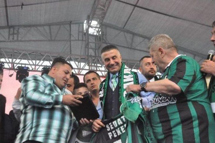 Sedat Peker’e Sakarya’da ‘hizmet Nişanı’ G5