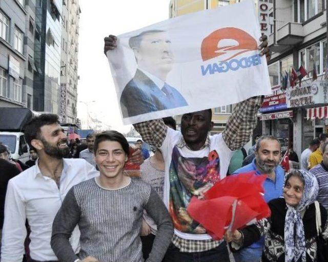 Yenikapı'daki Fetih Kutlamaları Sonrasında Cadde Ve Sokaklarda Yoğunluk Yaşandı