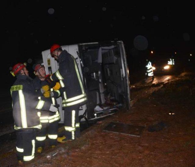 Düğün Yolunda Kaza: 1 Ölü 11 Yaralı