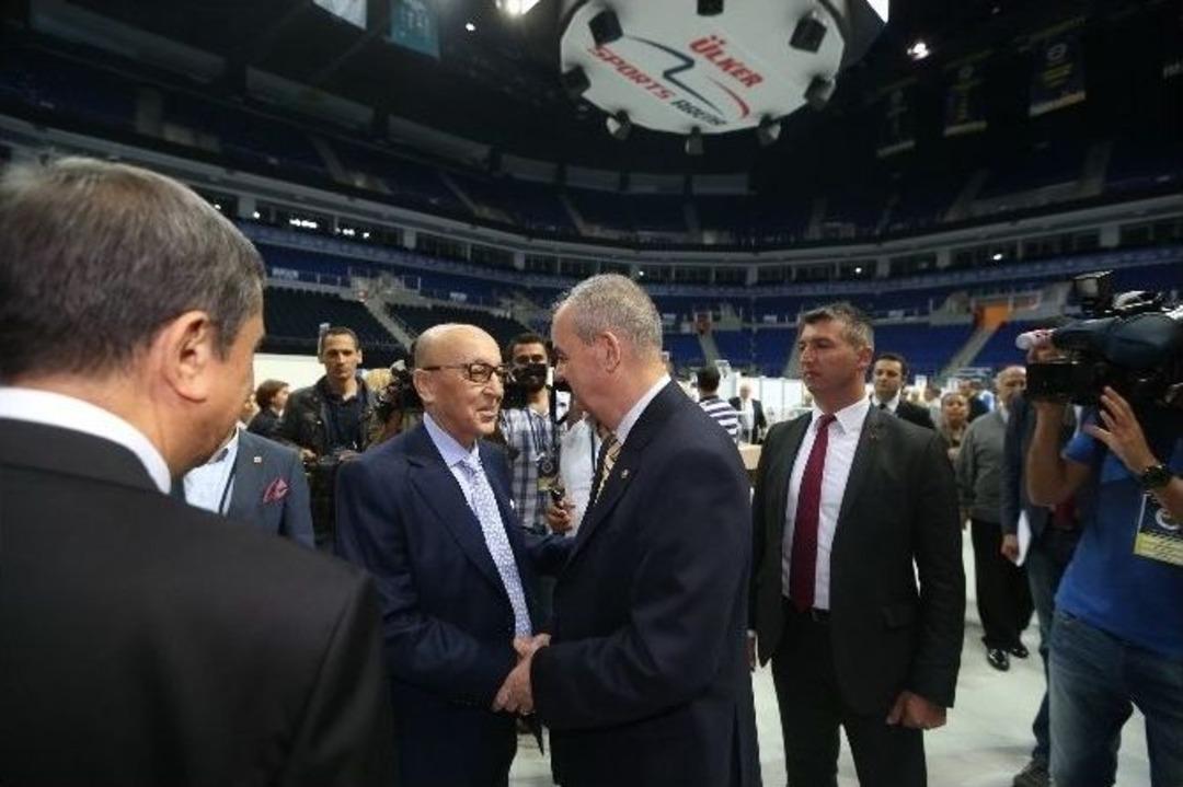 Fenerbah&ccedil;e&rsquo;de Oy Kullanma İşlemi Başladı