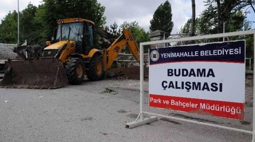 Tehlike Sa&ccedil;an Bina Yıkılıyor