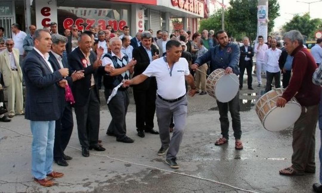 Y&uuml;reğir&rsquo;de Mhp&rsquo;ye Katılım