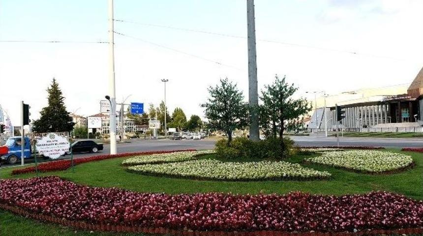 Ref&uuml;j D&uuml;zenlemeleri Devam Ediyor