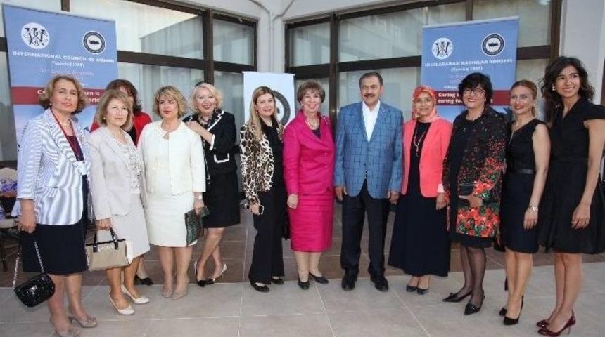 Bakan Eroğlu: &ldquo;&uuml;lkemizde Evlerde Hanımların S&ouml;z&uuml; Ge&ccedil;iyor&rdquo;