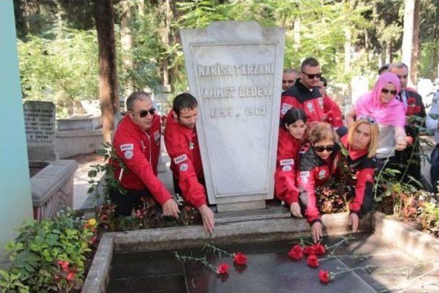 Manisa Tarzanı Mezarı Başında Dualarla Anıldı