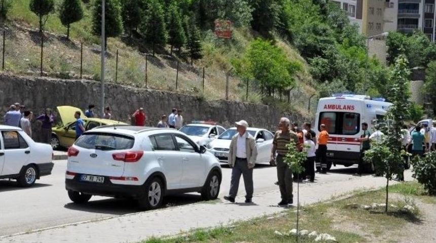 Tunceli&rsquo;de Trafik Kazası: 4 Yaralı