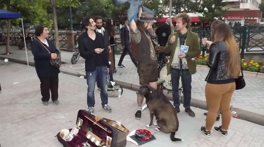 Sjkojanı Charlatans&rsquo;tan Tek Başına Konser