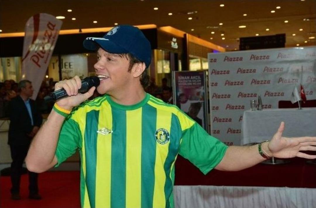 Sinan Ak&ccedil;ıl Şanlıurfa&rsquo;yı Salladı