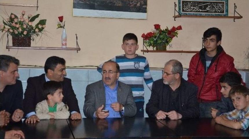 Başkan G&uuml;mr&uuml;k&ccedil;&uuml;oğlu Kaymaklı&rsquo;da Vatandaşlarla Buluştu