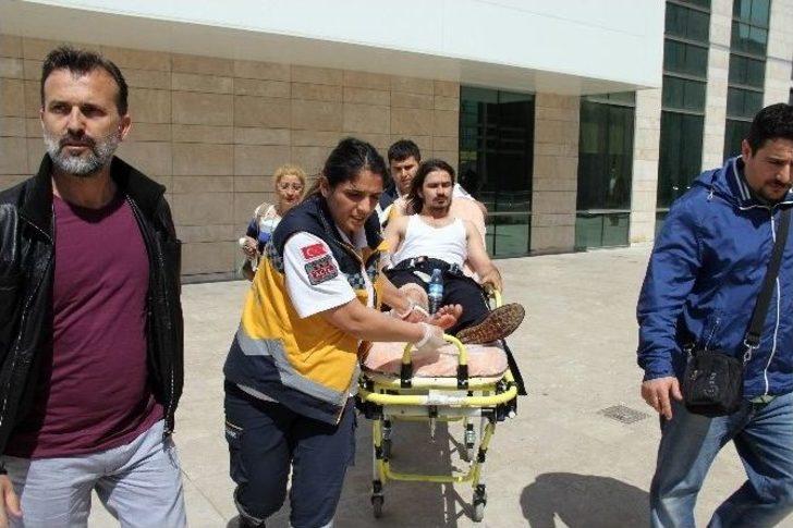 Adliyeye Çıkartılan Zanlı Bıçaklandı G1