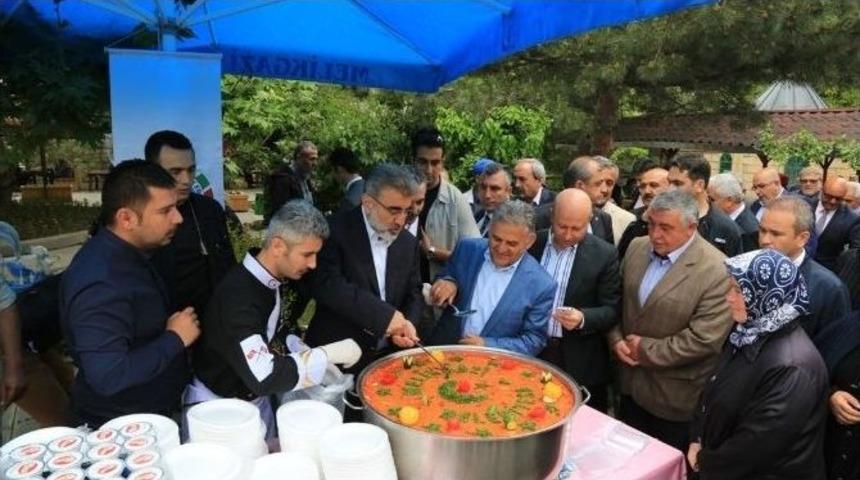 İbrahim Tennuri Hazretleri Anıldı, Hisarcık Fatih Parkı &ldquo;pilav Şenliği&rdquo;