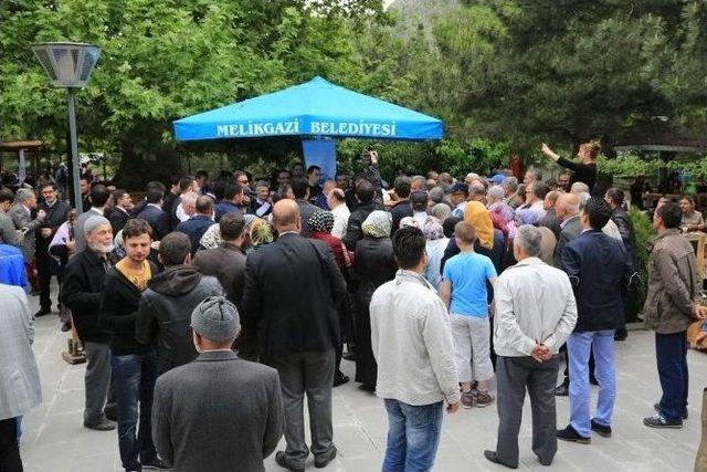 İbrahim Tennuri Hazretleri Anıldı, Hisarcık Fatih Parkı “pilav Şenliği”