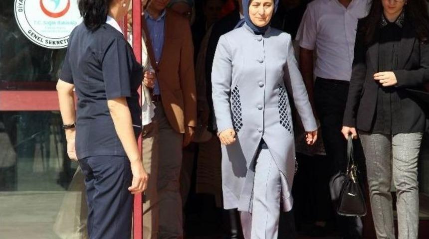 Başbakanın Eşi Sare Davutoğlu, Mutlu Kaya&rsquo;yı Ziyaret Etti