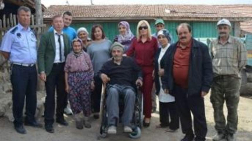 Beylikova&rsquo;da 12 Engelliye Tekerlekli Sandalye Verildi