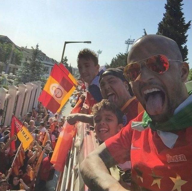 Galatasaraylı Futbolcular, Şampiyonluk Kutlamaları Için Tt Arena'ya Gidiyor