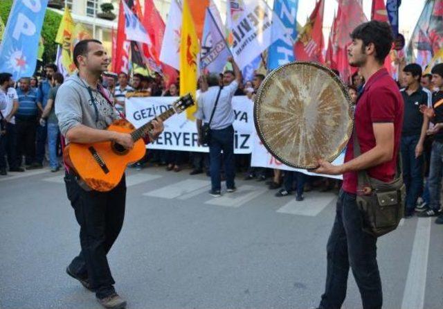 Adana'da Gezi Yıldönümü Yürüyüşü