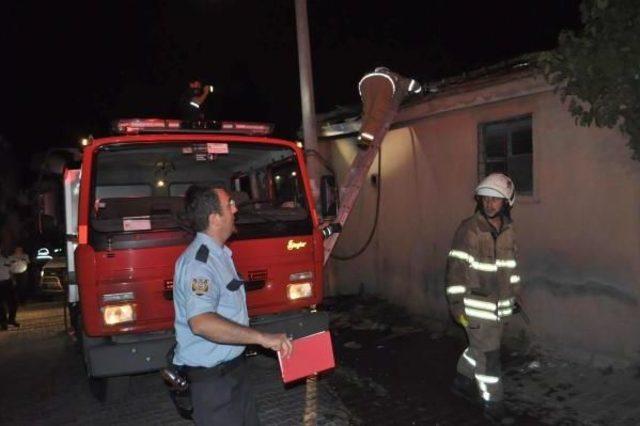 Tek Katlı Bina Yandı: 1 Ölü 2