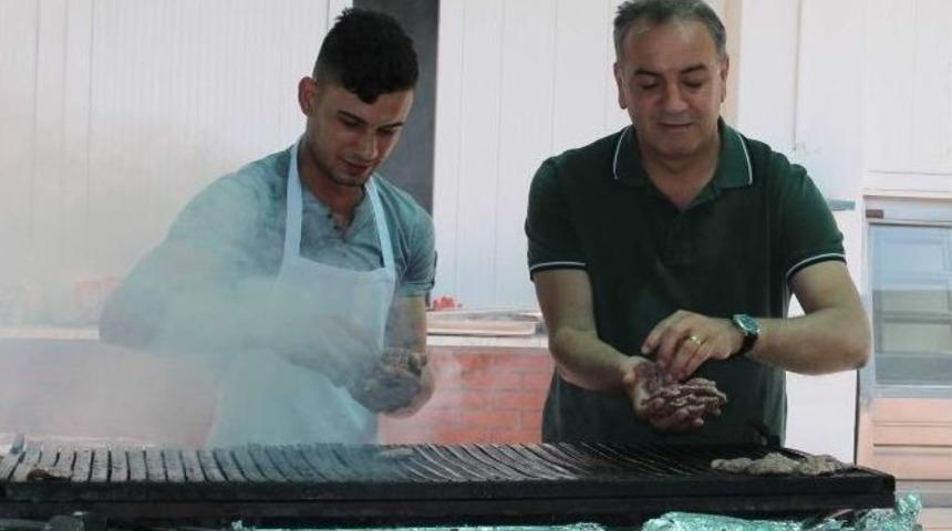 Bu Defa M&uuml;d&uuml;r Hizmet Etti, Personel Eğlendi