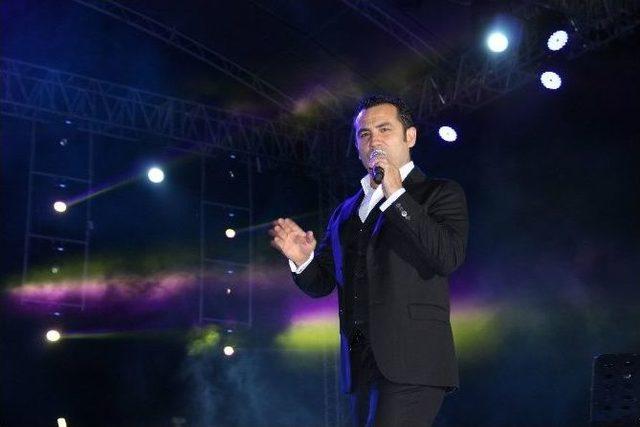 Ferhat Göçer Zonguldak’ta Konser Verdi