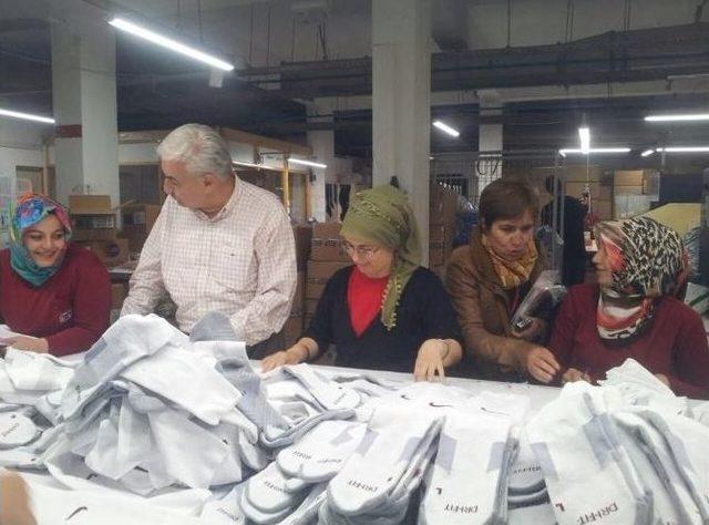 Teber, Tekstil İş&ccedil;ileri İle Bir Araya Geldi Oy İstedi 1