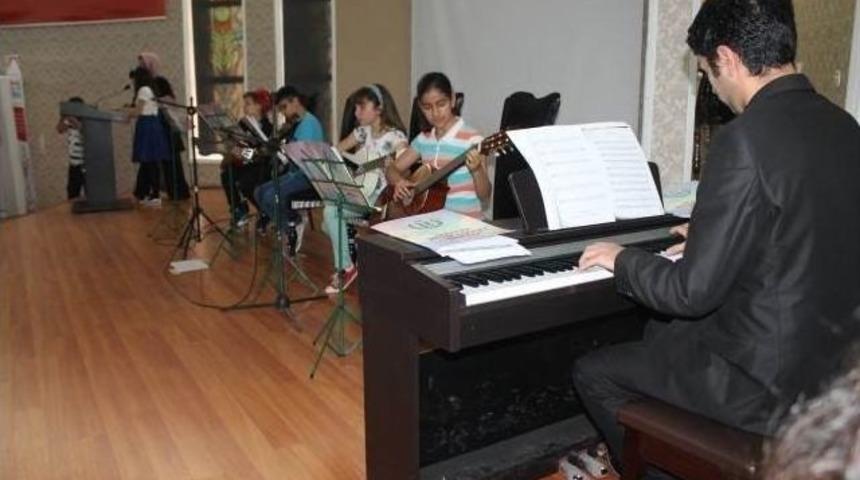 6 Yazar, 6 &Ccedil;izer, 6 Değer Projesi Tanıtıldı