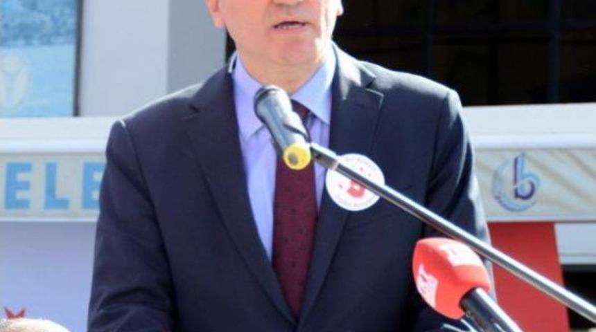 Bağcılar'da Sağlık &Ccedil;alışanları Iş Bıraktı