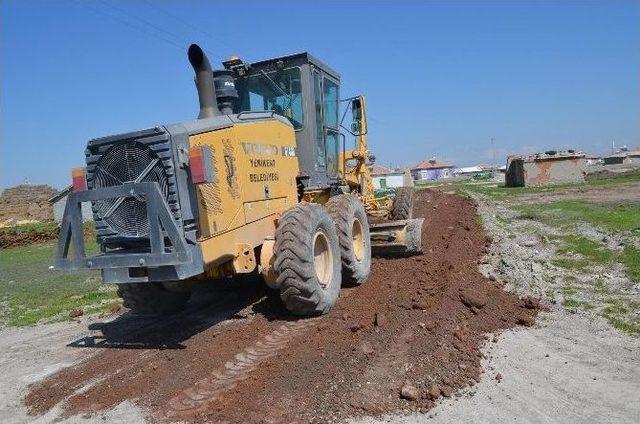 Yenikent’te Yol Çalışmaları Başladı