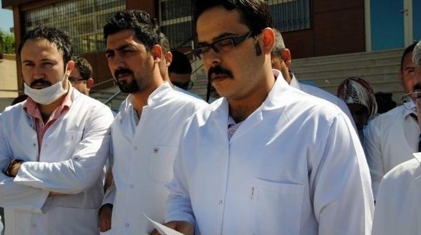 Siverek&rsquo;te, Doktor Kamil Furtun &Ouml;ld&uuml;r&uuml;lmesi Protesto Edildi