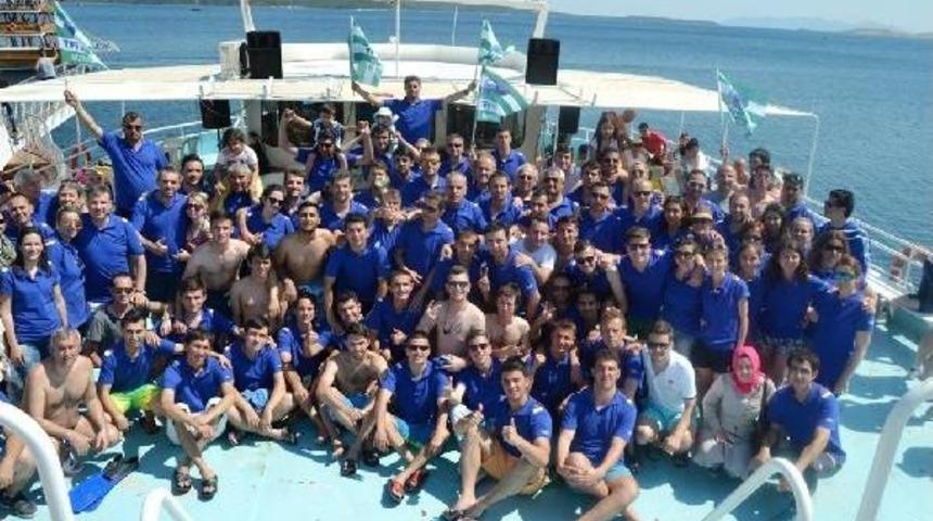 Hakem Ve G&ouml;zlemciler Futbol Turnuvasında Bursa Şampiyon