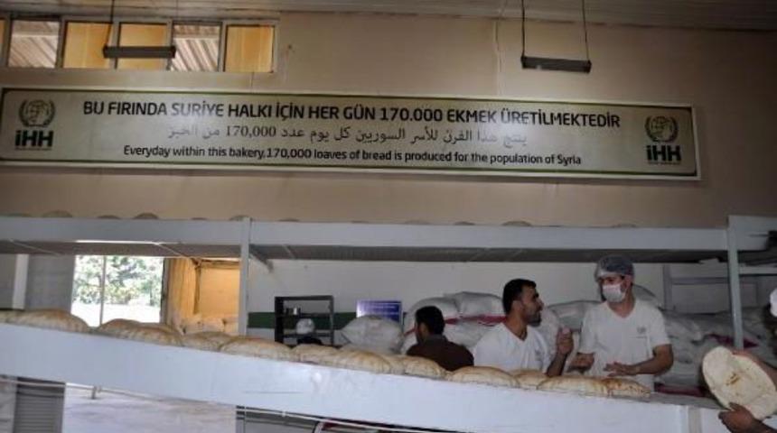 Suriyeliler'e 550 Milyon Ekmek