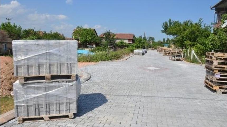 Kartepe&rsquo;de Yollara Parke Taşı D&ouml;şeniyor