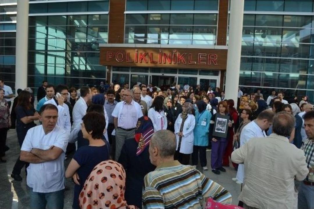 İneg&ouml;l Ve Gemlik&rsquo;te Sağlık &Ccedil;alışanlarından İş Bırakma Eylemi