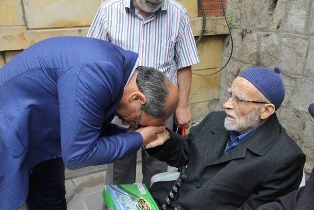 Tekden, Mavi Marmara Şehitlerini Andı