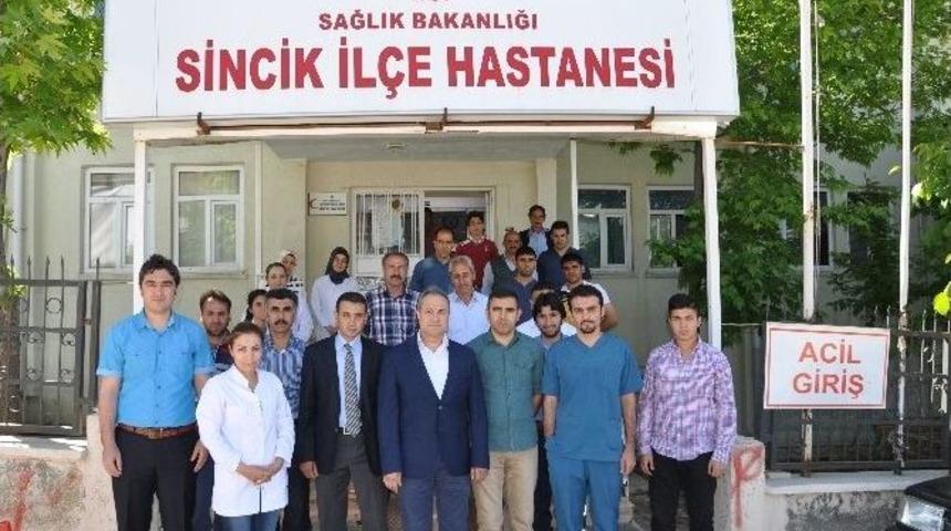 Sincik&rsquo;de Sağlık &Ccedil;alışanlarına Şiddet Lanetlendi