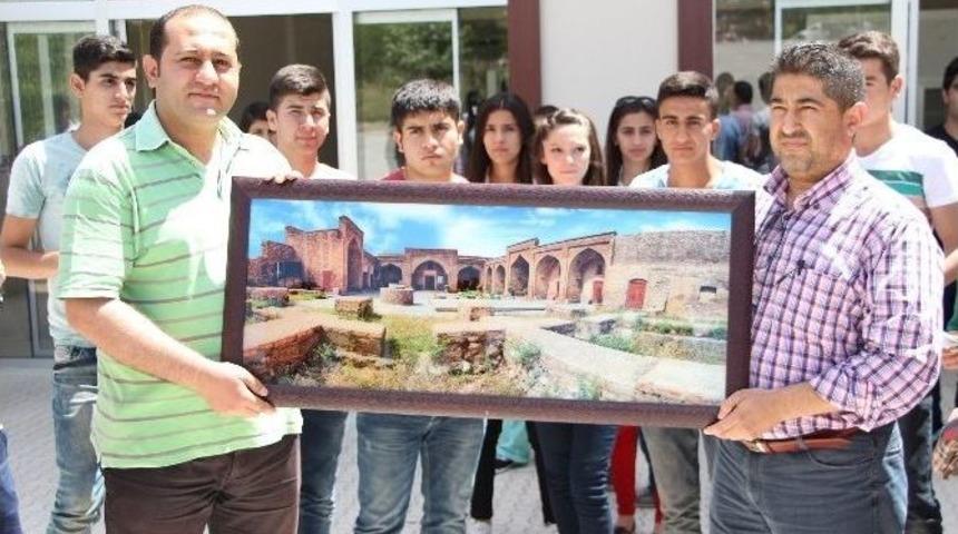 Cizreli &Ouml;ğrenciler, Fırat &Uuml;niversitesi&rsquo;ni Gezdi