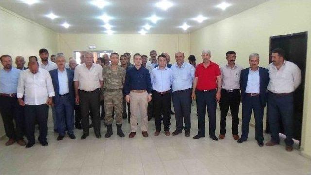 Kulp Kaymakamı Maraşlı Muhtarlarla Bir Araya Geldi 2